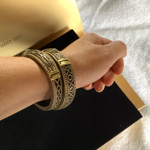 Heidi Daus Conscious Coupling Stackable Bangles Bracelet Set Clear/Hematite M/L - Picture 10 of 12